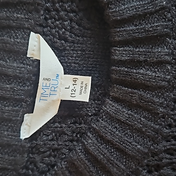 *FREE Sz L Time and Tru Black Light Cable Sweater - Picture 2 of 9